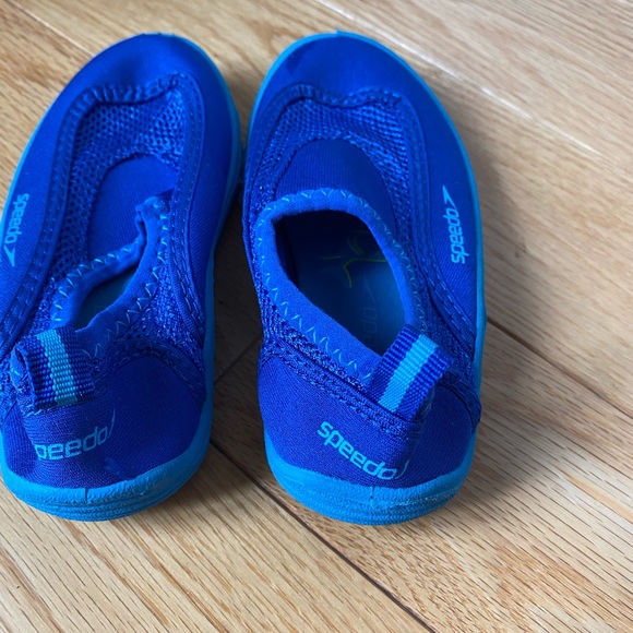 Speedo NWOT Water shoes toddler M(7/8) - Picture 2 of 4